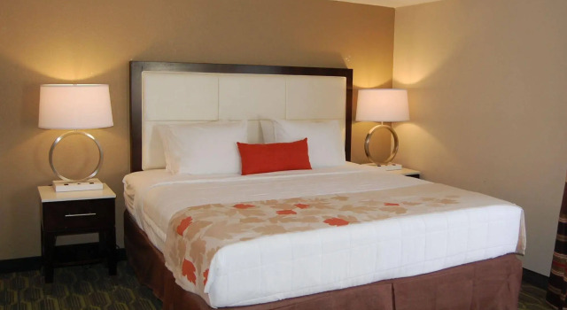 Hawthorn Suites by Wyndham Indianapolis North, Prenota Hotel Hotel a Indiana con parcheggio, Parcheggio