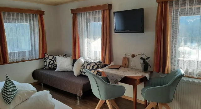 Pension Fürhapter mit Bio- Bauernhof, Rezerwuj Hotel Hotele w Tyrol z parkingiem, Parking