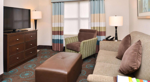 Двухместный люкс Hampton Inn & Suites Newport News-Airport - Oyster Point Area