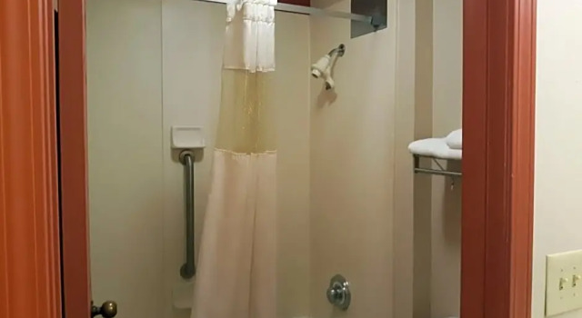 Четырёхместный номер Premium OYO Hotel Adairsville Hwy 140