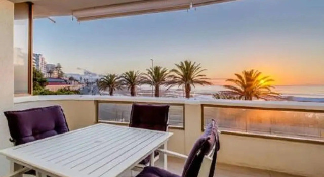 Коттедж Beautiful Lock up go w Ocean Views Sundowner Views