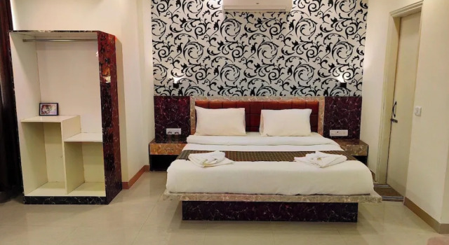 Люкс Standard Sairaah Golden Suites, Shirdi