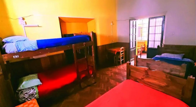 Кровать в общем номере (женский номер) Colors House