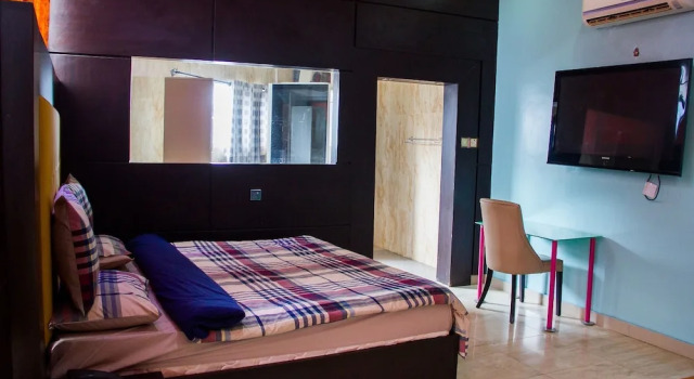 Номер Standard Hotel Paris Suites