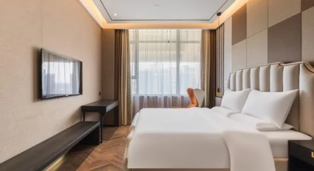 Люкс Deluxe Starway Hotel (Korla Huijia Times Square)