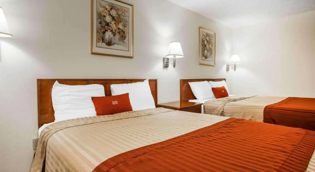 Четырёхместный номер Standard Econo Lodge Seatac Airport