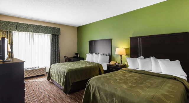 Четырёхместный номер Standard Quality Inn & Suites - Granbury