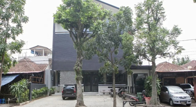 RedDoorz Plus near Asia Afrika 2, Rezervovat Hotel Bandung Wetan 