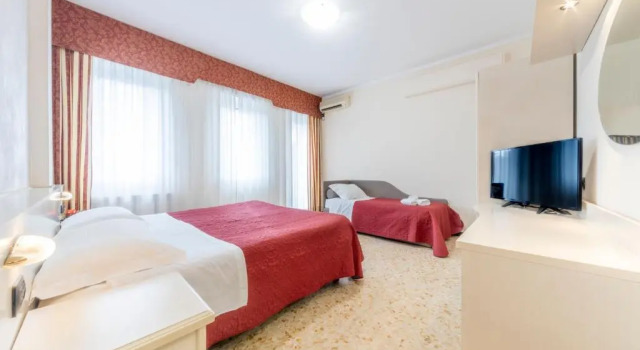 Трёхместный номер Comfort Gold Hotel