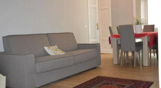 Luxury Three Bedroom Flat in Rome Center