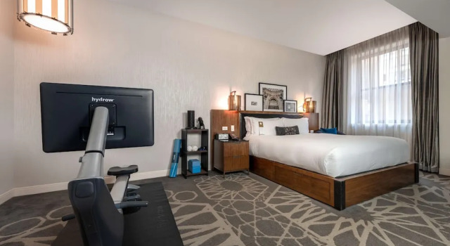 Двухместный номер Wellness LondonHouse Chicago, Curio Collection by Hilton