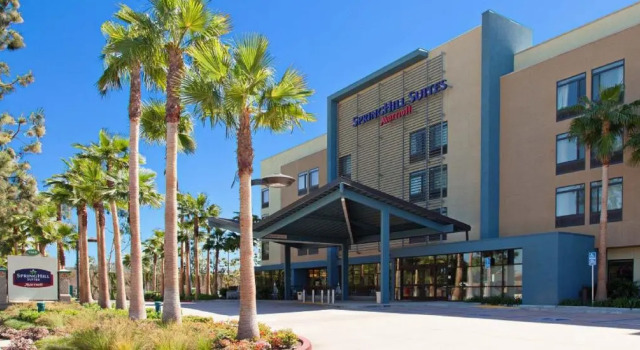 Springhill Suites by Marriott Anaheim Maingate, Забронировать Отель Анахайм Disneyland California, рядом с Курорт Disneyland® Resort