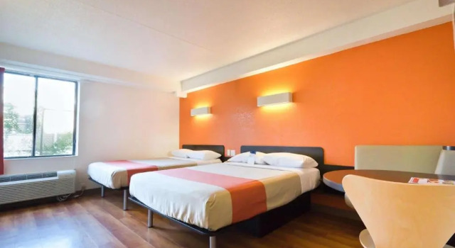 Четырёхместный номер Standard Motel 6-Springfield, DC - Washington Southwest