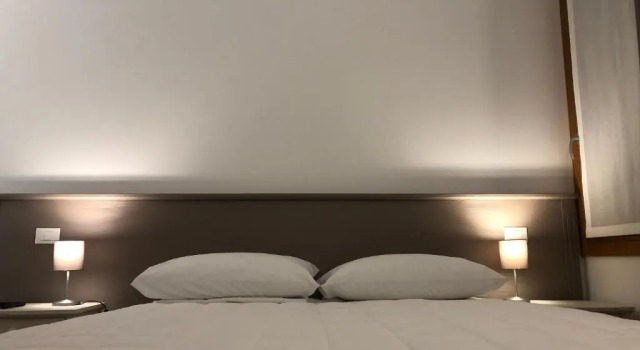 Полулюкс Hotel Italia