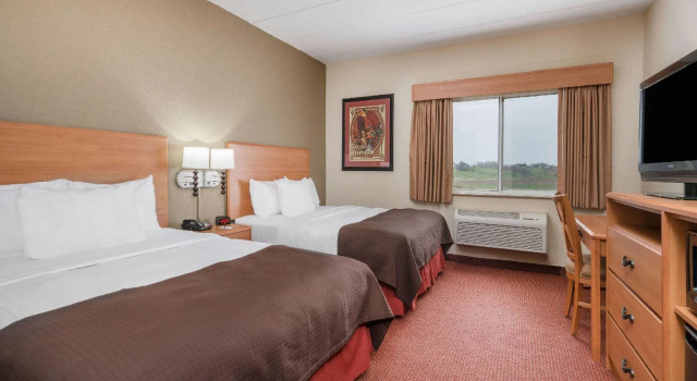 Четырёхместный номер Standard AmericInn by Wyndham Anamosa