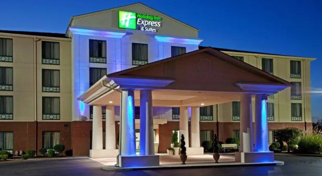 Кровать в общем номере Holiday Inn Express Hotel & Suites Murray by IHG