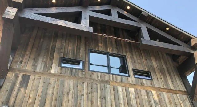 Yellowstone Crossing Lodge