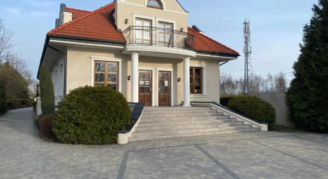 Zielony Dworek, Rezervați Hotel Częstochowa 