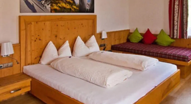 Landhotel Rauchenwalderhof, Забронировать Отель Майрхофен Майрхофен - Хиппах, рядом с Канатная дорога Пенкенбан
