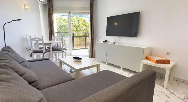 SKOL 424 Stunning One-bedroom apartment with sea views
