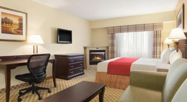 Двухместный люкс c 1 комнатой Country Inn & Suites by Radisson, Lincoln North Hotel and Conference Center, NE