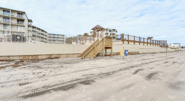Beachfront Studio w/ Community Indoor Pool!