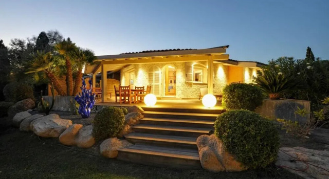 Charming Villa in Bonifacio for 4 to 5 Pers. 1km From the Port With air Conditioning, Varaa Villa Bonifacio 