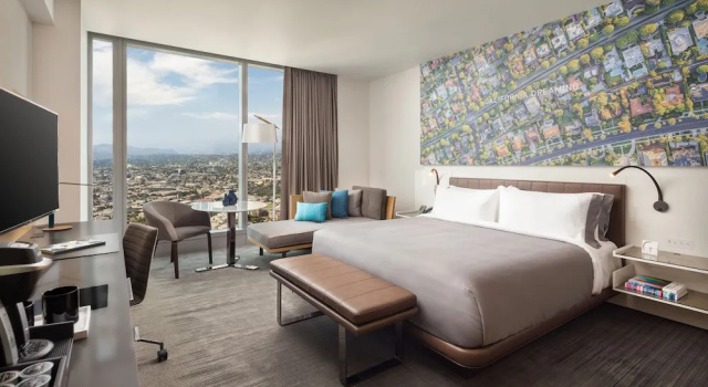 Двухместный полулюкс с видом на город InterContinental - Los Angeles Downtown by IHG