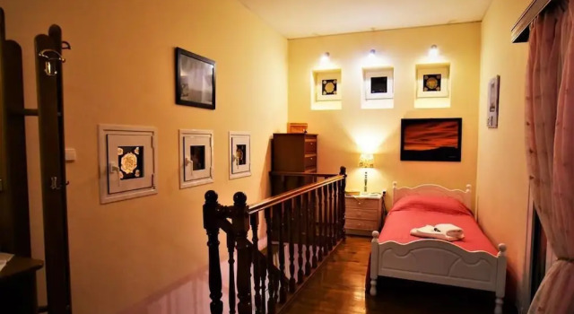 Valenti Holiday House