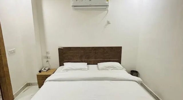 Lotustar Hotel