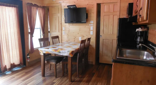 Номер Deluxe Snake River Cabin Village