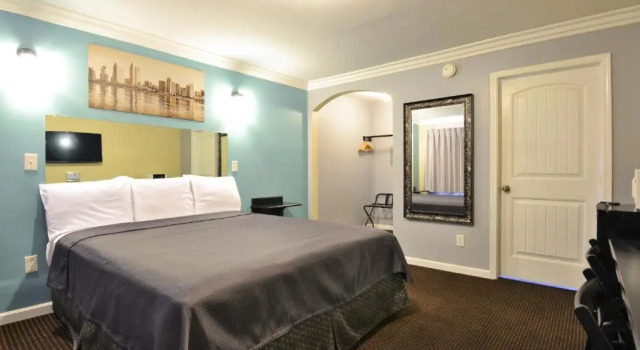 Lodge at 32nd