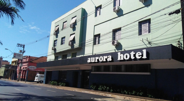 Aurora Hotel, Забронировать Отель Отели Рибейран-Прету с парковкой, рядом с Ресторан Pinguim Beerhouse, Парковка