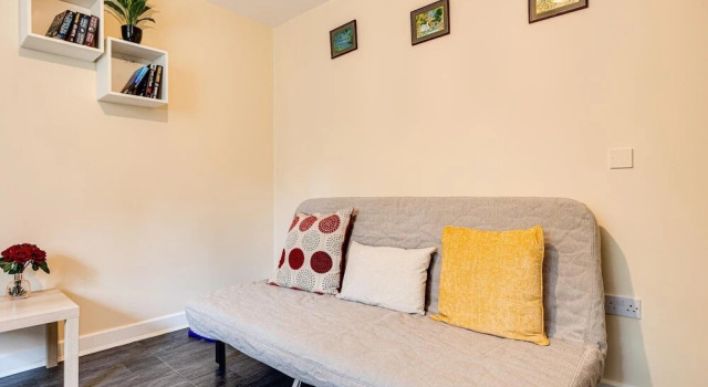 Lovely Flat in Rotherham, Забронировать Отель Ротерем Южный Йоркшир, рядом с Футбольный стадион "Милмур"
