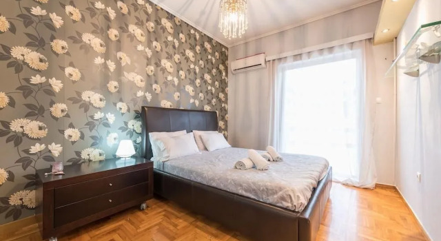 Keramikos Flower Power Residence, Забронировать Апартаменты/квартира Афины Острова Саронического залива - Аттика, рядом с Станция железной дороги Тисио