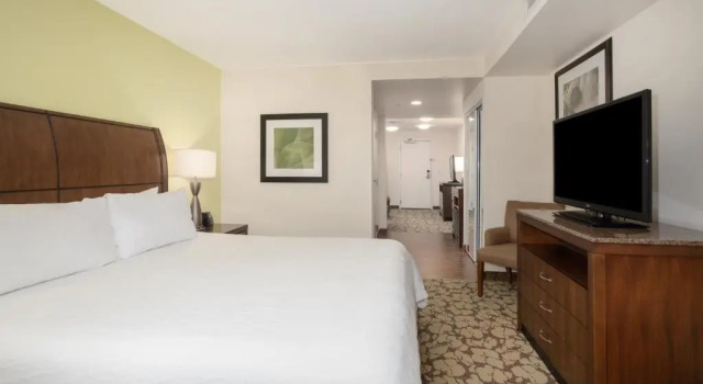 Люкс Hilton Garden Inn Lincoln Downtown/Haymarket