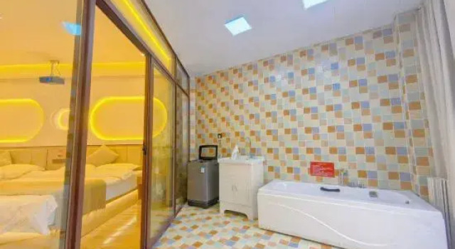 Семейный люкс Shanye Hot Spring Hotel (Yichun Warm Soup Tianmu Hot Spring Valley Branch)