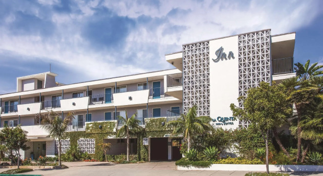 Кровать в общем номере Courtyard by Marriott Santa Barbara Downtown