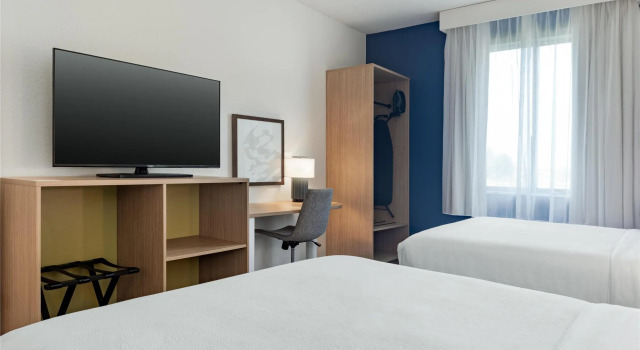 Четырёхместный номер Standard Spark by Hilton Indianapolis Northeast Fishers