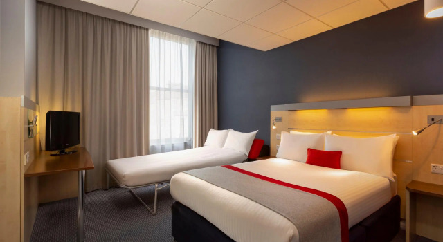 Двухместный номер Standard с диваном-кроватью Holiday Inn Express Edinburgh City Centre by IHG