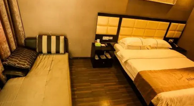 Люкс Business Kunlun Leju Business Hotel (Jiaozuo Wuzhi Qinhe Road)