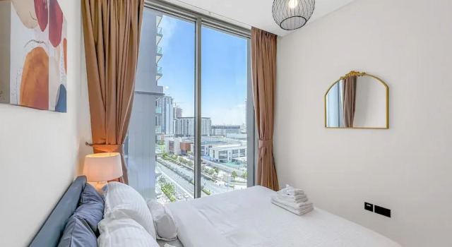 Luxury StayCation - Elegant Apartment With Balcony and Large Pool