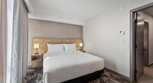 Люкс Standard Sandman Signature Dallas Las Colinas Hotel & Suites