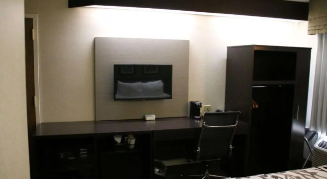 Номер Standard Sleep Inn near Great Lakes Naval Base