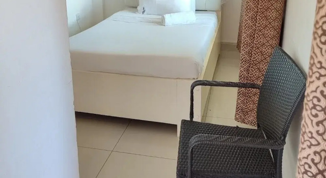 Garden Courts Hotel Masaka, Забронировать Отель Масака 