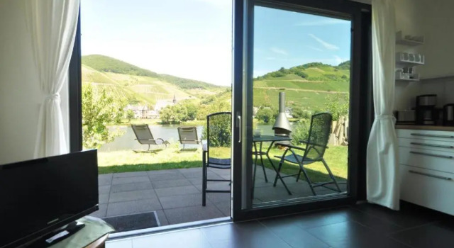 Апартаменты Ferienwohnung Moselufer Zell