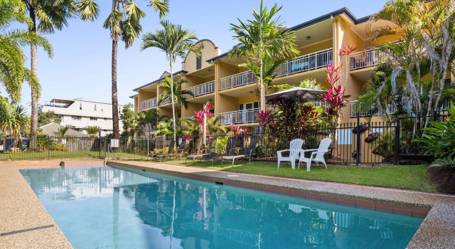 Апартаменты c 1 комнатой рядом с пляжем The York Beachfront Holiday Apartments