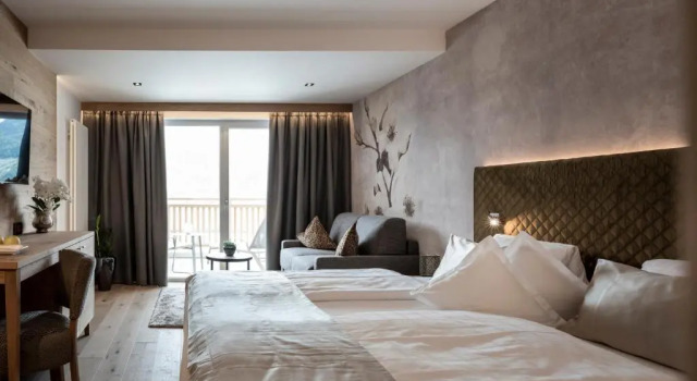Двухместный номер Standard с балконом Small & Beautiful Hotel Gnaid