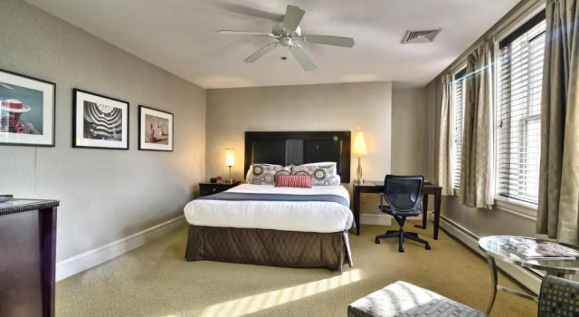 Двухместный номер Superior The Centennial Hotel
