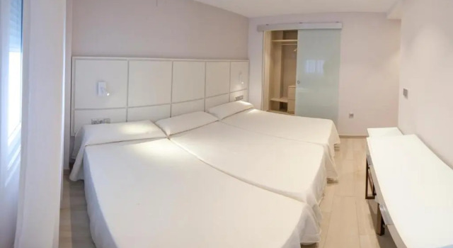 Номер Comfort Hostal Loimar